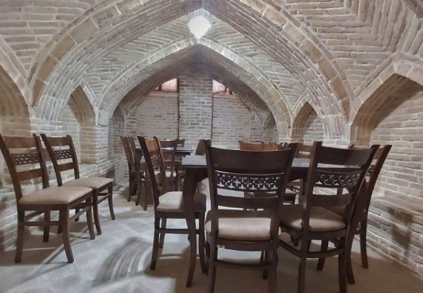 رستوران اقامتگاه سنتی عمارت بامگاه کرمانشاه